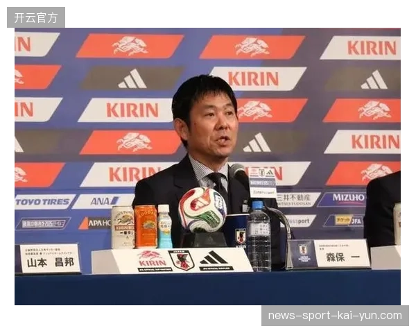 森保一的压迫体系面临节奏断裂风险,中场回追速度不足易暴露防线身后空当 森保一的压迫体系面临节奏断裂风险,中场回追速度不足易暴露防线身后空当